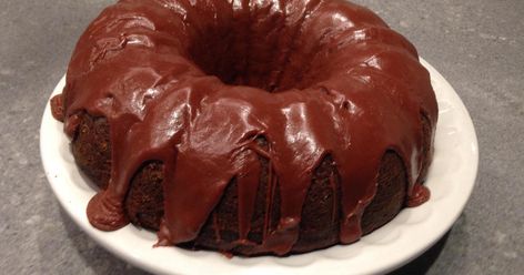 Recipe: Coca-Cola Cake, from Faith Salie's mom - CBS News Chocolate Cake Mix Ideas, Coca Cola Bundt Cake, Cake Mix Ideas, Brownies Caramel, Chocolate Cake Mix Recipes, Chocolate Cake Mix Cookies, Cola Cake, Chocolate Fudge Brownies, Box Chocolate