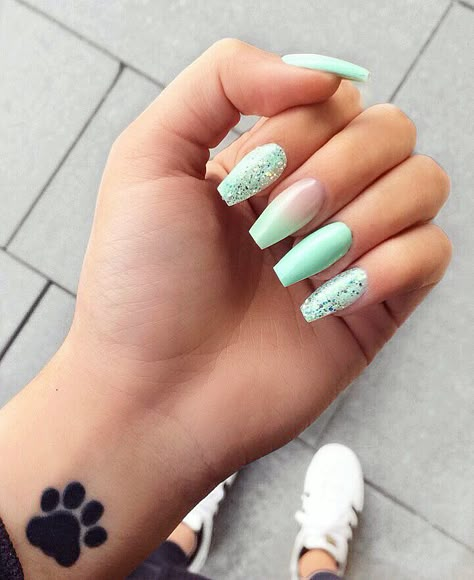 Mint green glitter nails Acrylic Nails Natural, Mint Green Nails, Mint Nails, Green Acrylic Nails, Nails Green, Her Nails, Summer Acrylic Nails, Acrylic Nail Art, Glitter Nail Art