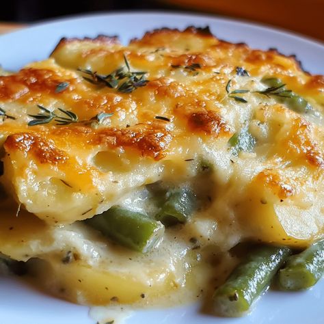 Green Bean and Potato Casserole – Naomi's Recipes Chicken Strip And Rice Recipes, Potato And Onion Recipes, Cracker Casserole, Loaded Meatloaf, Recipes With Ricotta Cheese, Cheesesteak Meatloaf, Pioneer Woman Recipes Dinner, Chicken Ricotta, Forgotten Chicken