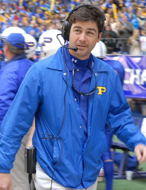 Kyle Chandler Friday Night Lights, Eric Taylor Friday Night Lights, Coach Taylor Friday Night Lights, Friday Night Lights Show, Friday Night Lights Tv Show, Eric Taylor, Kyle Chandler, Coach Taylor, Ben Mendelsohn