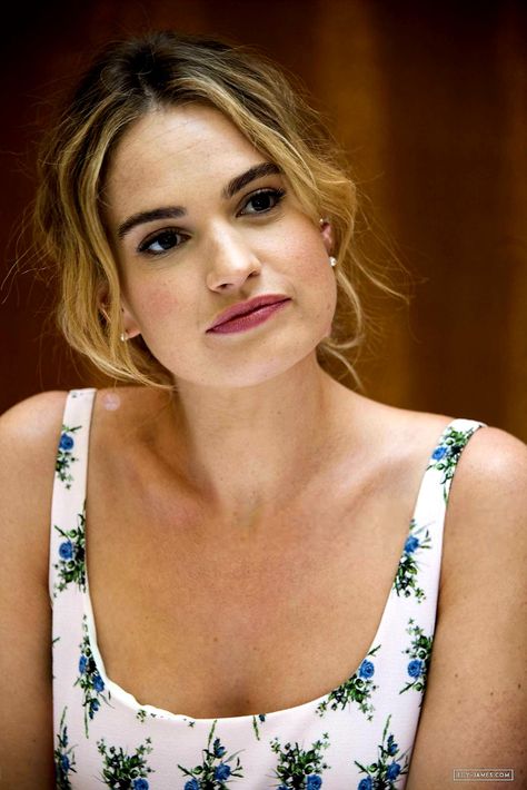 Donna Sheridan, Here We Go Again, Lily James, British Actresses, Girl Crushes, Downton Abbey, Woman Crush, Press Conference, Beauty Inspiration