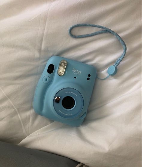 Blue Polaroid Camera, Polaroid Camera Pictures, Instax Mini Ideas, Polaroid Instax Mini, Cute Polaroid, Instax Mini 11, Polaroid Aesthetic, Polaroid Instax, Instax Mini Camera