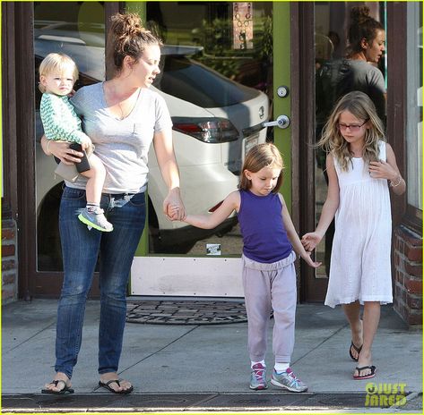 Jennifer Garner takes her kids to get glasses on August 22, 2013 Celebrity Kids, August 22, Jennifer Garner, Celebrities