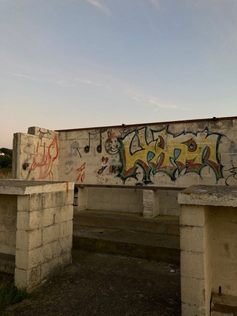 abandoned shed 🥸 Abandoned Places Spray Paint, Spray Paint Ideas, Places Aesthetic, Spray Paint Art, Winter Break, Paint Ideas, Spray Painting, Abandoned Places, Spray Paint