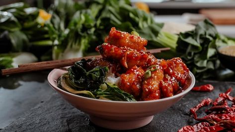 Poulet général Tao | Mordu Poulet General Tao, Bunny Bread, Meat Dishes, Asian Food, Dinner Time, Tandoori Chicken, Main Course, Food Network Recipes, Chicken Wings