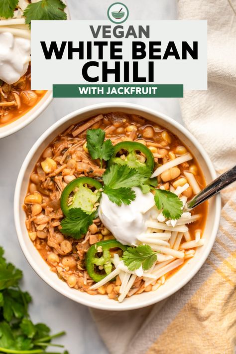 Vegan White Bean Chili, Vegan Entree Recipes, Chili Without Beans, Slow Cooker Beans, White Bean Chili, Vegan Entree, Bean Chili, Vegan Soups, No Bean Chili