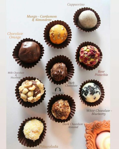 Truffles Packaging, Truffle Packaging, Chocolate Truffles Packaging, Dates Chocolate, Chocolate Bonbons Recipe, Truffle Recipe Easy, Bon Bons Recipe, Chocolate Bar Recipe, Brownie Truffles