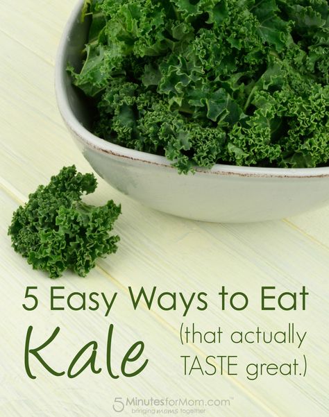 5 Easy Ways to Eat Kale (that actually taste great.) Kale Juice Recipes, Kale Recipes Healthy, Healthy Dinner Salads, How To Cook Kale, Best Party Food, Kale Recipes, Beach Meals, Salad Recipes For Dinner, Veg Recipes