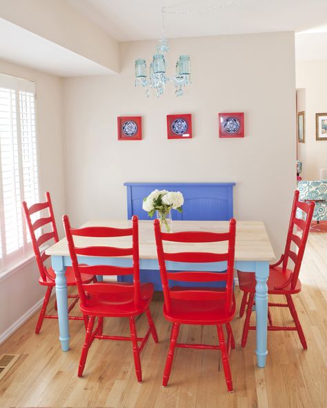 Red & Blue Kitchen Light Blue And Red Kitchen, Duck Egg Blue Kitchen, Turquoise House, Red Kitchens, Red Dining Room, Red Chair, Blue Kitchen, Blue Table, Red Kitchen