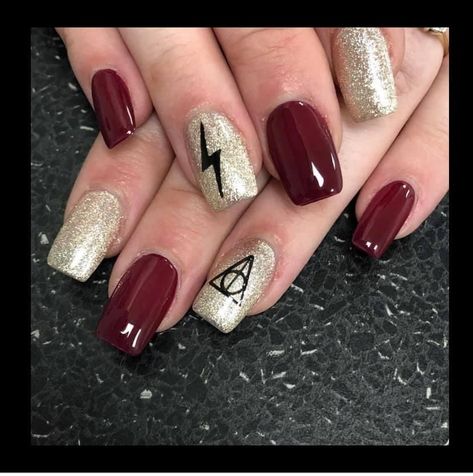 Gryffindor Nails, Harry Potter Nails Designs, Potter Nails, Harry Potter Nail Art, Harry Potter Nails, Disney Nails, Designs Nail, Colorful Nail Designs, Short Acrylic Nails