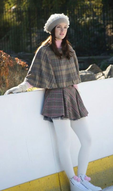 Blair Fashion, Estilo Blair Waldorf, Estilo Gossip Girl, Blair Waldorf Outfits, Blair Waldorf Gossip Girl, Blair Waldorf Style, Gossip Girl Blair, Ice Skating Outfit, Comfy Outfits Winter