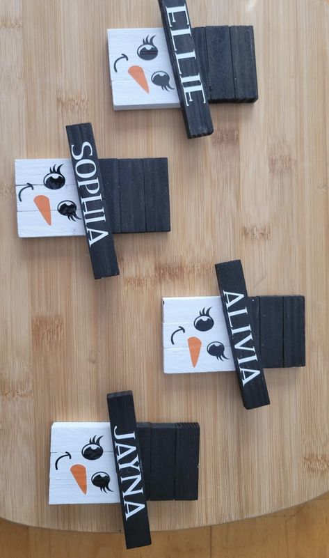 Jenga Block Nutcracker, Diy Crafts With Jenga Blocks, Jenga Snowman Ornament, Jenga Snowman, Jenga Block Crafts Diy, Jenga Blocks, Block Craft, Snowman Crafts, Snowman Ornaments