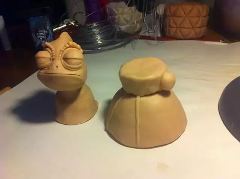 Pascal from Disney's Tangled - Imgur Clay Ideas Disney, Disney Ceramics, Pascal Tangled, Ideas Ceramica, Disney Tangled, Pinch Pots, Clay Figures, Passion Project, Clay Projects