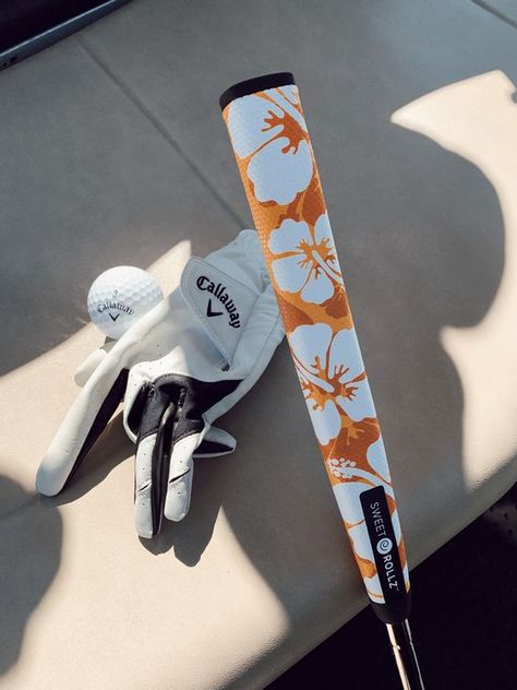 Cute Golf Aesthetic, Cute Golf Accessories, Cute Golf Bags, Golf Aesthetics, Callaway Golf Bag, Golf Aesthetic, Golf Preppy, Cute Golf, Cute Golf Outfit