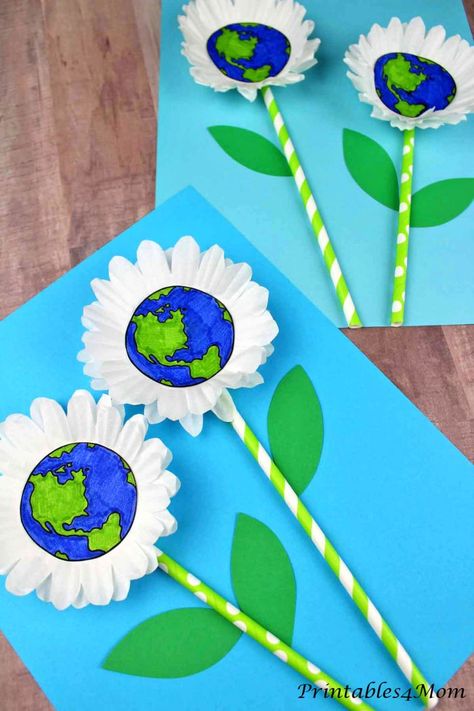 Daisy Earth Day Craft with Printable Templates Earth Day Craft, Earth Week, Earth Craft, Earth Day Projects, April Crafts, Recycled Crafts Kids, Earth Day Crafts, Earth Day Activities, Spring Activities