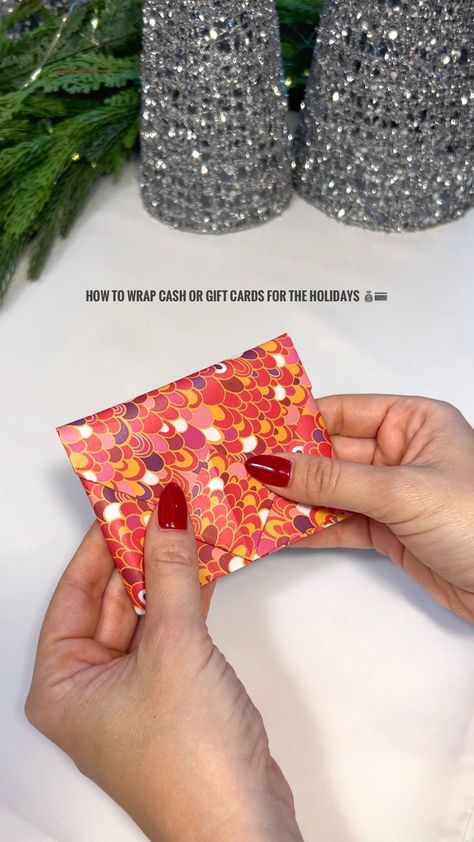 Tidymess | How to wrap cash or gift cards for the holidays 💰💳 | Instagram Ways To Wrap A Gift, Wrap A Gift Card, Wrap A Gift, Card Creative, How To Wrap, Card Making Techniques, Gift Cards, Card Making, Gift Card