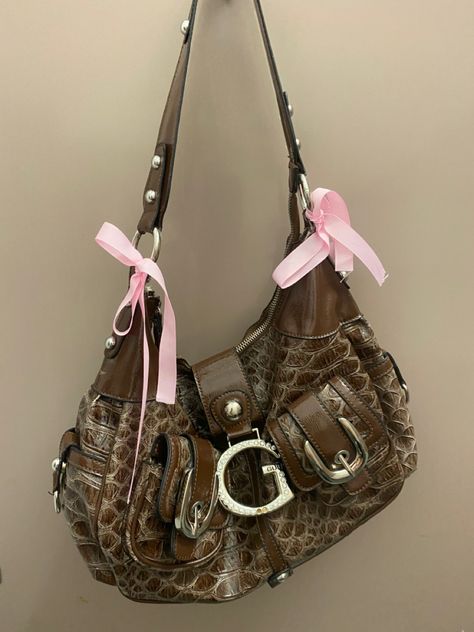 Ribbon Fashion, Y2k Bags, Vintage Designer Bags, Guess Bag, Girly Bags, Fancy Bags, Guess Bags, Pretty Bags, Cute Purses