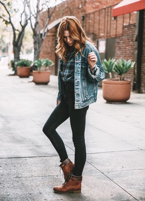 Denim jacket + plaid button down + high-waisted jeans + brown boots Brown Lace Up Boots Outfit, Lace Boots Outfit, Brown Combat Boots Outfit, Lace Up Boot Outfit, Biker Boots Outfit, Brown Boots Outfit, Combat Boot Outfits, Combat Boot Outfit, Brown Combat Boots