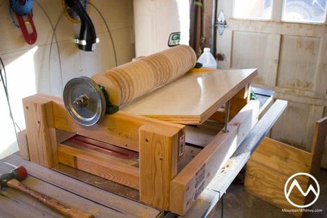 7 Homemade Drum Sander You Can DIY Easily Homemade Drum, Diy Drum, Diy Drums, Homemade Machine, Drum Sander, Homemade Instruments, Woodworking Jig, Woodworking Shop Projects, Diy Workshop