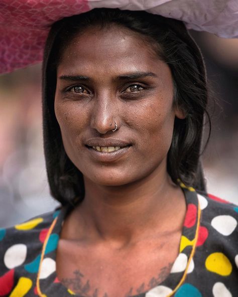 Portrait of a gypsy woman, taken in the streets of Pushkar. ======================================= Rajasthan, India, November 2013. ======================================= © Magdalena Bagrianow Photography ======================================= Funny Old People, Indian People, Unique Faces, Rajasthan India, People Photography, India Beauty, Girl Face, Woman Face, The Streets