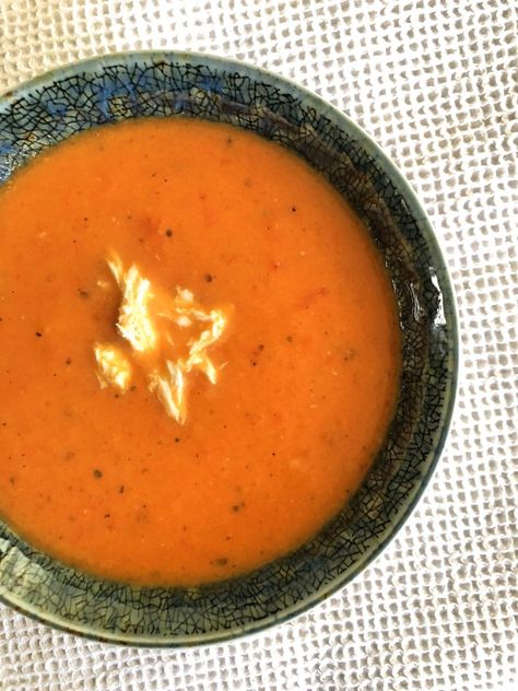 Roasted Red Pepper Gouda Red Pepper Gouda Soup, Soup Meatless, Gouda Soup, Roasted Red Pepper Soup, Red Pepper Soup, Soup Appetizers, Meatless Monday Recipes, Pepper Soup, Gouda Cheese