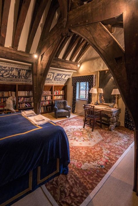 Casa Hobbit, Castle Interior, House Vibes, Attic Bedroom, Fantasy House, Dream Rooms, Staircases, Dream House Decor, Bed Room