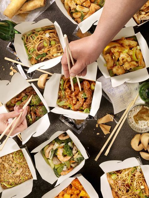 Healthy Restaurant Food, Take Out Menu, Chinese Takeaway, Cibo Asiatico, Chinese Take Out, Mapo Tofu, Healthy Restaurant, Takeout Food, Healthy Food Delivery