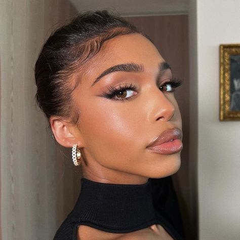 Ball Makeup, Brown Girls Makeup, Natural Glam Makeup, Prom Eye Makeup, Eye Makeup Styles, Makeup For Black Skin, Lori Harvey, Brown Skin Makeup, Soft Glam Makeup