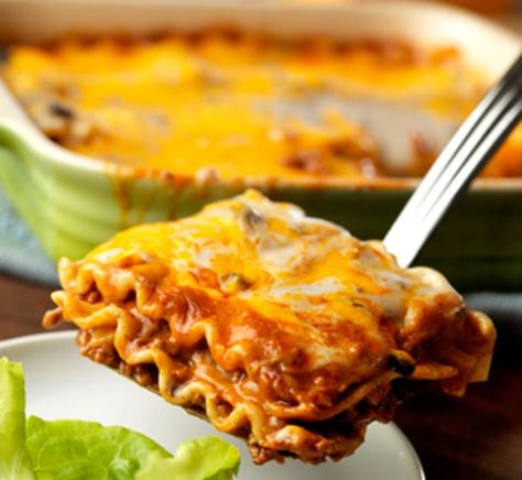 Easy Classic Lasagna Recipe | Campbell's Kitchen Baked Lasagna Recipe, Soup Lasagna, Classic Lasagna Recipe, Easy Fast Dinner Recipes, Campbells Soup Recipes, Mexican Lasagna, Lasagna Recipes, Baked Lasagna, Campbells Soup