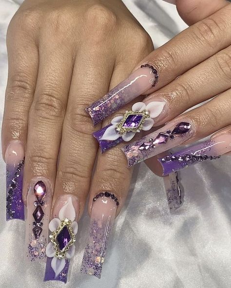 insta: nailedxjessicaaa <3 Purple Bling Nails, Quinceanera Nails, Basic Nails, Glam Nails, Birthday Nails, Dream Nails, Bling Nails, Purple Nails, Nails Inspiration