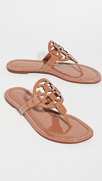 Tory Burch Sandals Outfit, Tori Burch Sandals, Tory Burch Slides, Tory Burch Outfit, Elevated Wardrobe, Southern Preppy, Miller Sandal, Adorable Outfits, Classy Shoes