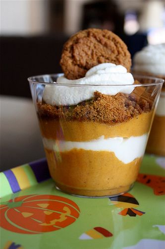 Pumpkin Gingersnap Parfaits Pumpkin Pie In A Cup, Pie In A Cup, Dessert Aux Fruits, Ginger Snap, Think Food, Eat Dessert First, Fall Desserts, Eat Dessert, Sweets Treats