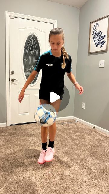 Ella Minton on Instagram: "Do it for you 🙏🏼⚽️❤️🙌🏼 #work #stayfocused #yourjourney" Ecnl Soccer, Soccer Girlfriend, Soccer Workouts, Soccer Outfits, Soccer Skills, Sport Hockey, Hockey, Do It, Soccer