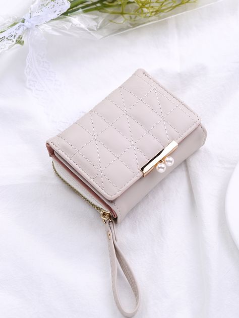 Dompet Mini, Wallets For Girls, Back To School Gifts For Teachers, Pearl Decorations, Purple Quilts, Cute Wallets, Pearl Decor, Wallet For Women, Short Wallet