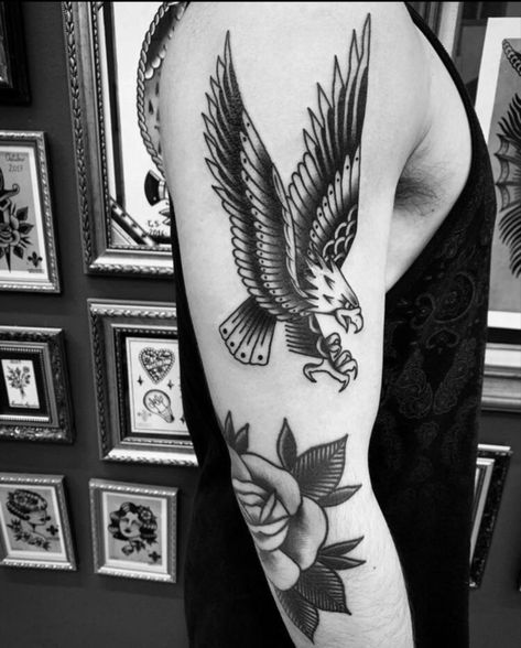 Eagle Tattoo Arm, Traditional Eagle Tattoo, Small Chest Tattoos, Native Tattoos, Cool Wrist Tattoos, Tattoo Old School, Planet Tattoos, Traditional Tattoo Sleeve, Neck Tattoo For Guys