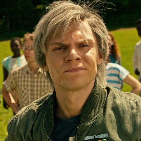 Quicksilver Xmen, Peter Maximoff, Fictional Character Crush, Pietro Maximoff, Dc Movies, Character Actor, Evan Peters, Marvel X, Elizabeth Olsen