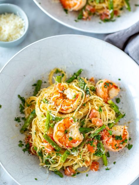 Shrimp Asparagus Pasta Recipes, Olive Garden Shrimp Scampi, Shrimp Scampi Linguini, Shrimp Asparagus Pasta, Asparagus Pasta Recipes, Shrimp Scampi Pasta, Scampi Pasta, Olive Garden Recipes, Parmesan Asparagus