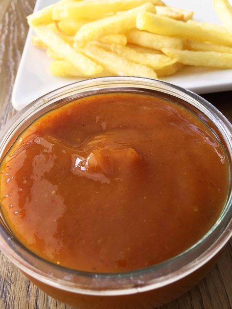 McDonald's Curry Sauce Recipe: Copycat, Easy & Delicious Mcdonalds Curry Sauce Recipe, Nugget Sauce, Chicken Nuggets Sauce, French Fry Sauce, Vegan Spreads, Curry Sauce Recipe, Recipe Copycat, Mango Benefits, Vegan Spread