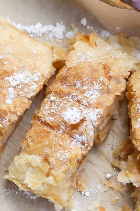 German Strudel, Apfelstrudel Recipe, German Apple Strudel Recipe, Easy Apple Strudel Recipe, Apple Strudel Recipe, Easy Apple Strudel, Easy Weekend Breakfast, Strudel Recipes, Sunday Morning Breakfast