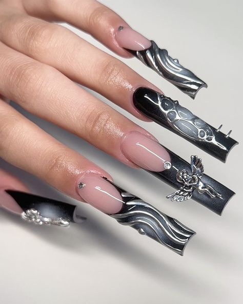 Alt Nails, Black Chrome Nails, Future Nails, Bday Nails, Nail Tek, Nails Inspired, Chrome Nails Designs, Black Acrylic Nails, Punk Nails