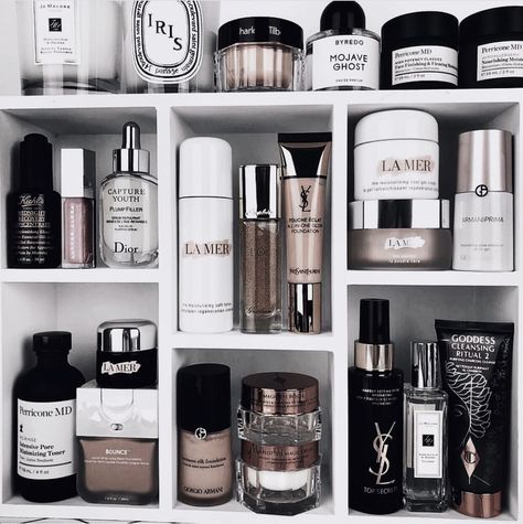 Shared by blondechanel. Find images and videos about beauty, makeup and cosmetics on We Heart It - the app to get lost in what you love. Alat Makeup, Skin Care Masks, Ideas For Bathroom, Skin Structure, Beauty Storage, Bathroom Storage Organization, Skincare Organization, Skin Imperfection, Skin Care Mask