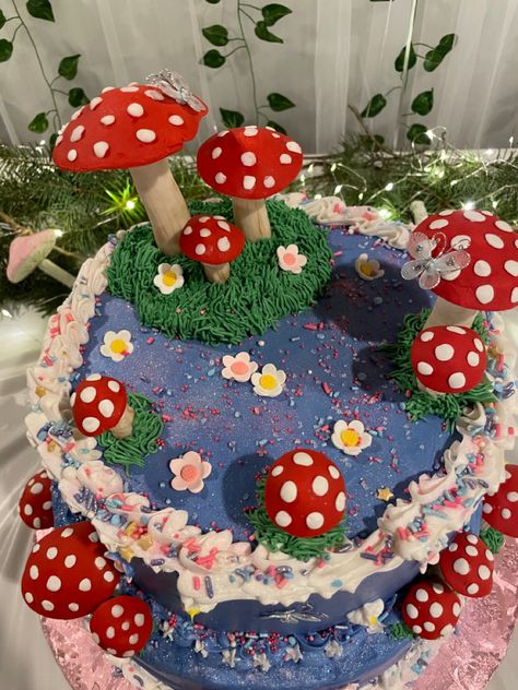 Mushroom Birthday Cake, Mushroom Birthday, Mushroom Party, Mushroom Theme, Cupcake Ideas, Pretty Birthday Cakes, Makeup Pictures, Cute Cakes, Theme Party