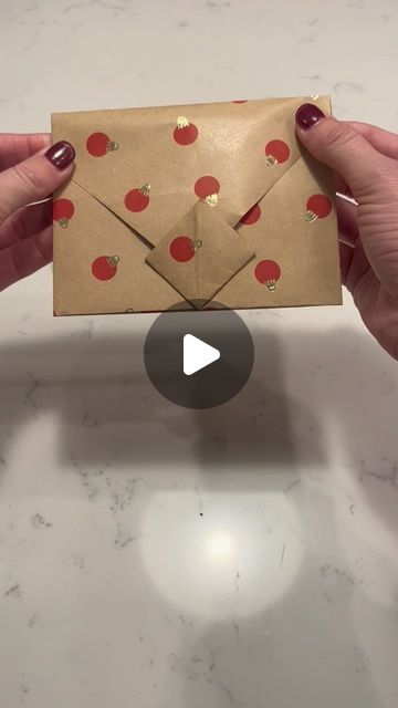 How To Wrap A Gift Card Creatively, How To Wrap Gift Cards, Wrapping A Gift Card, How To Wrap A Gift Card, Giftcard Wrapping Ideas Creative, Ways To Wrap Gift Cards, Gift Card Wrapping Ideas, Wrap A Gift Card, Wrap Gift Cards