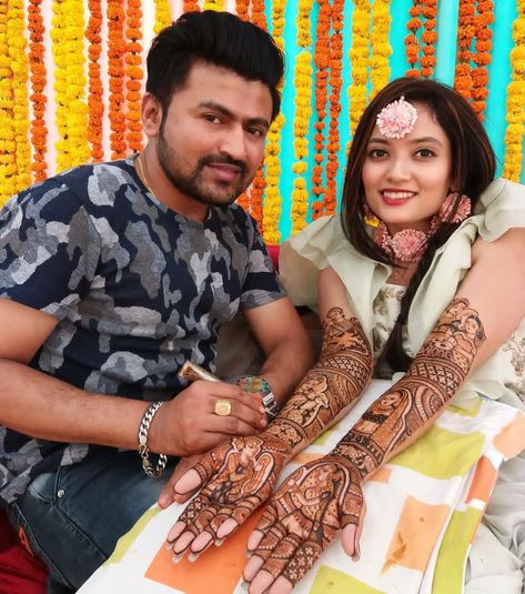 Contact us for Booking Mehendi Artist Wedsfy #mehendi #artist #weddingplanner Mehendi Artist, Mehndi Artist, Mehndi Designs, Contact Us, Saree, Quick Saves