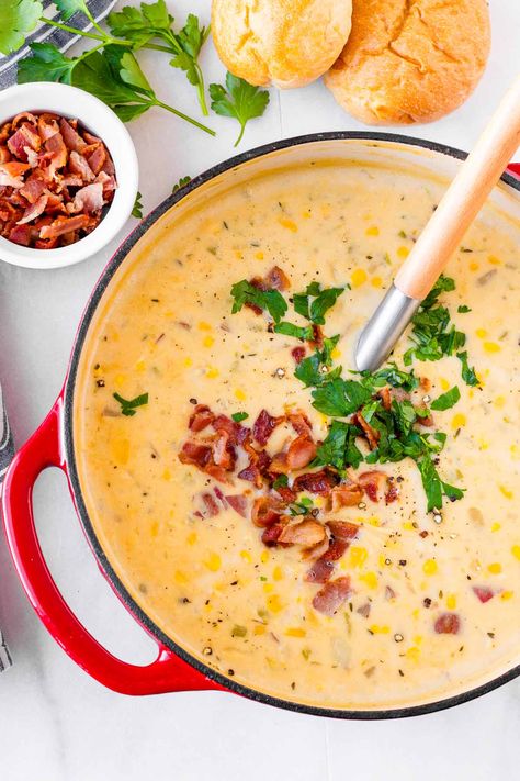 Bacon Potato Corn Chowder! This easy and comforting potato corn chowder is the perfect soup for dinner. It's creamy and loaded with red potatoes, sweet corn, and bacon. Bacon Potato Corn Chowder, Bacon And Corn, Potato Corn Chowder, Potato Bacon, Potato Chowder, Chicken Receipes, Corn Chowder Recipe, Bacon Potato, Chowder Recipe