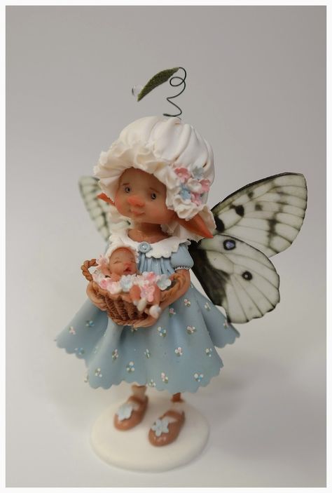 Fairy Homes, Fairy Art Dolls, Elves And Fairies, Clay Fairies, Fairy Pictures, Clay Baby, Baby Fairy, Fairies Elves, Fairy Figurines