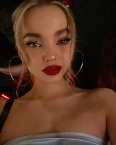 DOVE (@dovecameron) • Instagram photos and videos Dove Cameron Lips, Red Lip Makeup, Make Up Inspo, Dove Cameron, Female Singers, Red Lips, Makeup Inspo, Lip Makeup, Makeup Looks