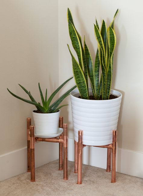 Copper Pipe Art, Copper Furniture, Pipe Decor, Copper Decor, Copper Diy, Diy Plant Stand, Pipe Furniture, Copper Art, Sunrooms