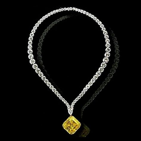 LEVIEV yellow diamond pendant | Leviev | The Jewellery Editor Most Expensive Diamond, Yellow Diamond Pendant, Expensive Necklaces, Red Carpet Jewelry, Graff Diamonds, Ruby And Diamond Necklace, Expensive Diamond, The Bling Ring, Diamond Jewelry Necklace