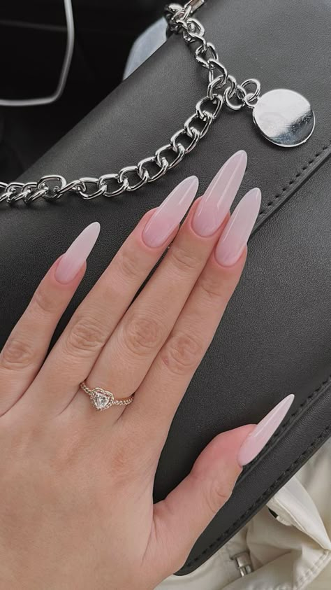 Long Round Almond Nails, Long Round Acrylic Nails, Round Long Nails, Long Round Nails, Elegant Almond Nails, Trendy Almond Nails, Piano Hands, Rounded Acrylic Nails, Long Almond Nails